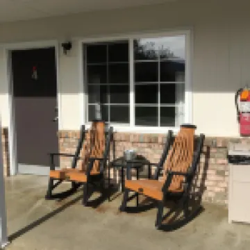 Cardinal Inn Hotels in Ivy Hill