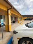 Los Fresnos Inn and Suites - Motels