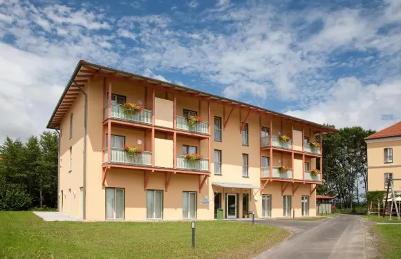 弗斯滕費爾德JUFA酒店