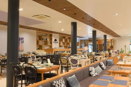 Park Hotel Отели рядом с достопримечательностью «Fari»