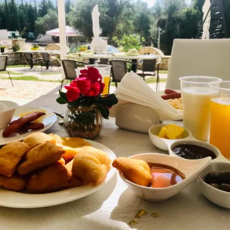 Hotel Orange Dhermi Отели рядом с достопримечательностью «Пляж Паласа»
