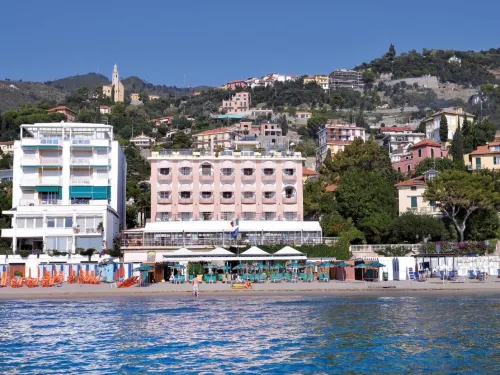 Hotel Regina - 4-Star