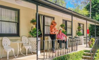 Tall Trees Motel Mountain Retreat