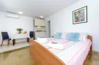 Guest House Rooms Rose Hotels near Mamula Fortress