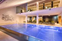 Hotel Stafeli - Swimmingpools
