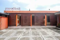 RedDoorz Near Candi Sukuh Karanganyar Karangpandan 호텔
