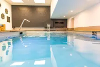 Hôtel la Baie des Anges, Son Spa Marin & sa Piscine Couverte et chauffée Hotels in Landéda