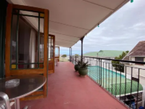 Le Bay Lodge