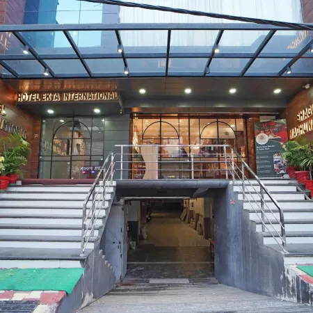 Hotel Ekta International !! 300 MTS from Baba Baidyanath Dham Temple !!