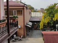 阿雷格旅館 葉里溫站附近的飯店