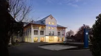 Hunguest Hotel Flora Hotels in 