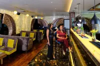Zone by the Park, Jammu - Quầy bar