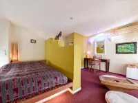 Gamelan Hotels in Maniwa