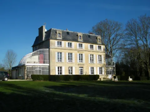 Chateau de Damigny Hôtels à : 