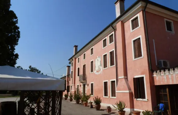 伯爾德吉納農場旅館民宿