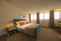 Somewhere - Estoril Guesthouse - บริการรถรับส่ง