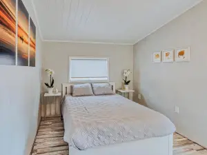 Modern & Cozy Stand-Alone Apartment - Perfect Stay