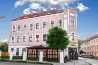Hotel Muse Hotels near Apotheke zum goldenen Lowen