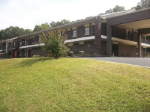 Lakeside Inn Hotels in Marshall County