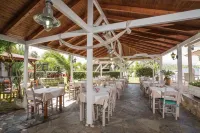 Apollo Hotel 1 Hotels in Petres