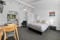 Colonial Lodge Motel Hotel di Glenavy