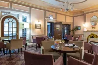 The Caledonian Island Hotel