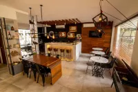 Cosmopolitano Hotel Boutique - С баром
