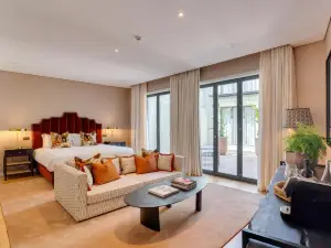 Portie Deluxe Suites by Da'Home