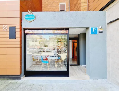 Bilbao Rooms & Kitchen Santutxu