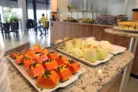Hotel Romanville - breakfast