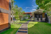Hasthri Boutique Brown Apartment in Ahangama with pool Near Beach Hotels in 