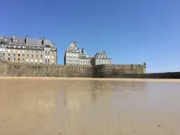 Au Bon Accueil Hotel a 