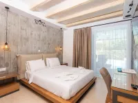 Royal Hotel and Suites Hotels in Polykhrono