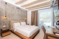 Royal Hotel and Suites