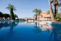 Aparthotel Ciudad Laurel - Beach