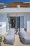 Michalakis Seaside Suites