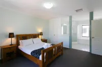 Seahaven by Rockingham Apartments - Villas