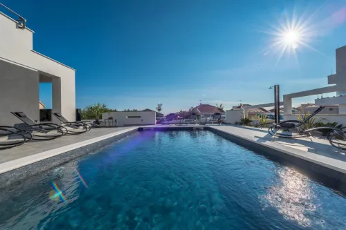 Villa Magnifica Apartments with Pool Hotels in Opcina Novalja