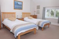 The Old Rectory Bed and Breakfast Hotels in Гуайдделверн