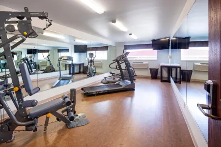 Super 8 by Wyndham Brandon MB