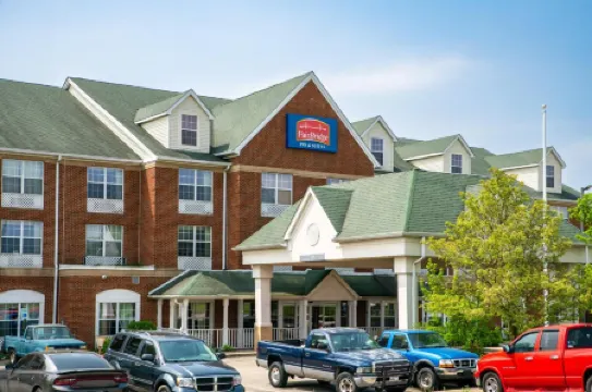 BlissPoint Inn & Suites Marion