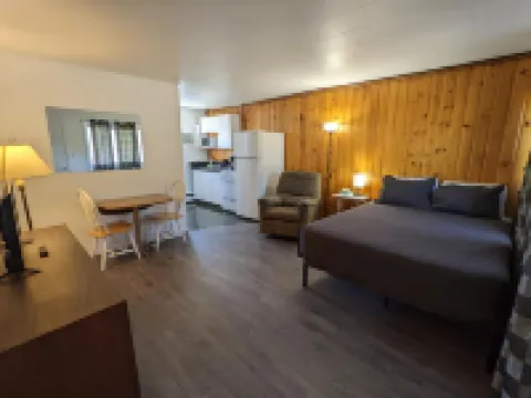 Deerview Lodge & Cabins - Princeton BC Hotels in Princeton