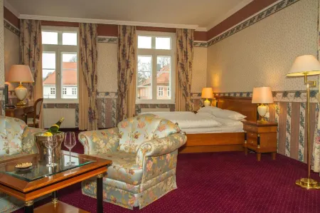 Hotel de Weimar Отели в г. Людвигслуст-Пархим