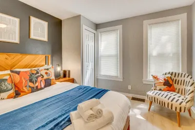 University of Akron Retreat: Dogs Welcome! Hotel dekat University of Akron