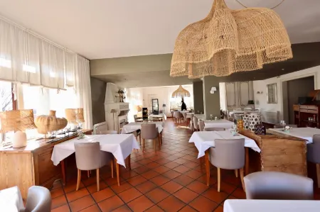 Le Verger des Châteaux, The Originals Relais Отели в г. Ла Вансель