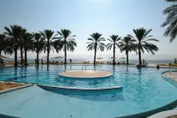 Gai Beach Hotel - Beach