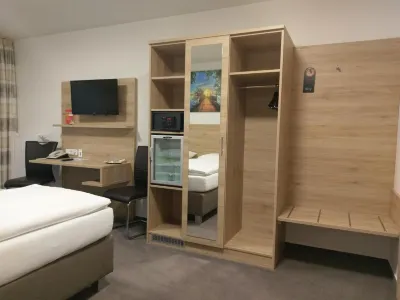 جاستهاوس بنسيون ريزاتجروند Hotels near FKK Strand Muhr am See