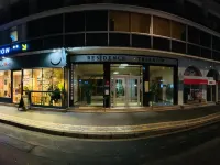 Hôtel Trianon Tours โรงแรมในตูร์