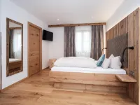 Der Obere Wirt Zum Queri Hotels in Andechs
