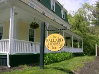 Ballard House Inn Hotels in Meredith